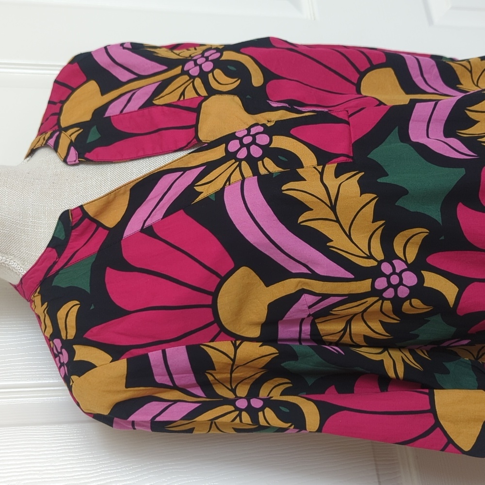 J. Crew Open V-neck Cotton Poplin Top in Ratti® Grandi Fiori - Picture 3 of 7